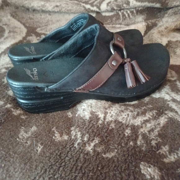 Dansko Shandi Black Suede Tassel Mules Clogs 174100202 Womens size41 91/2 new - Picture 4 of 10